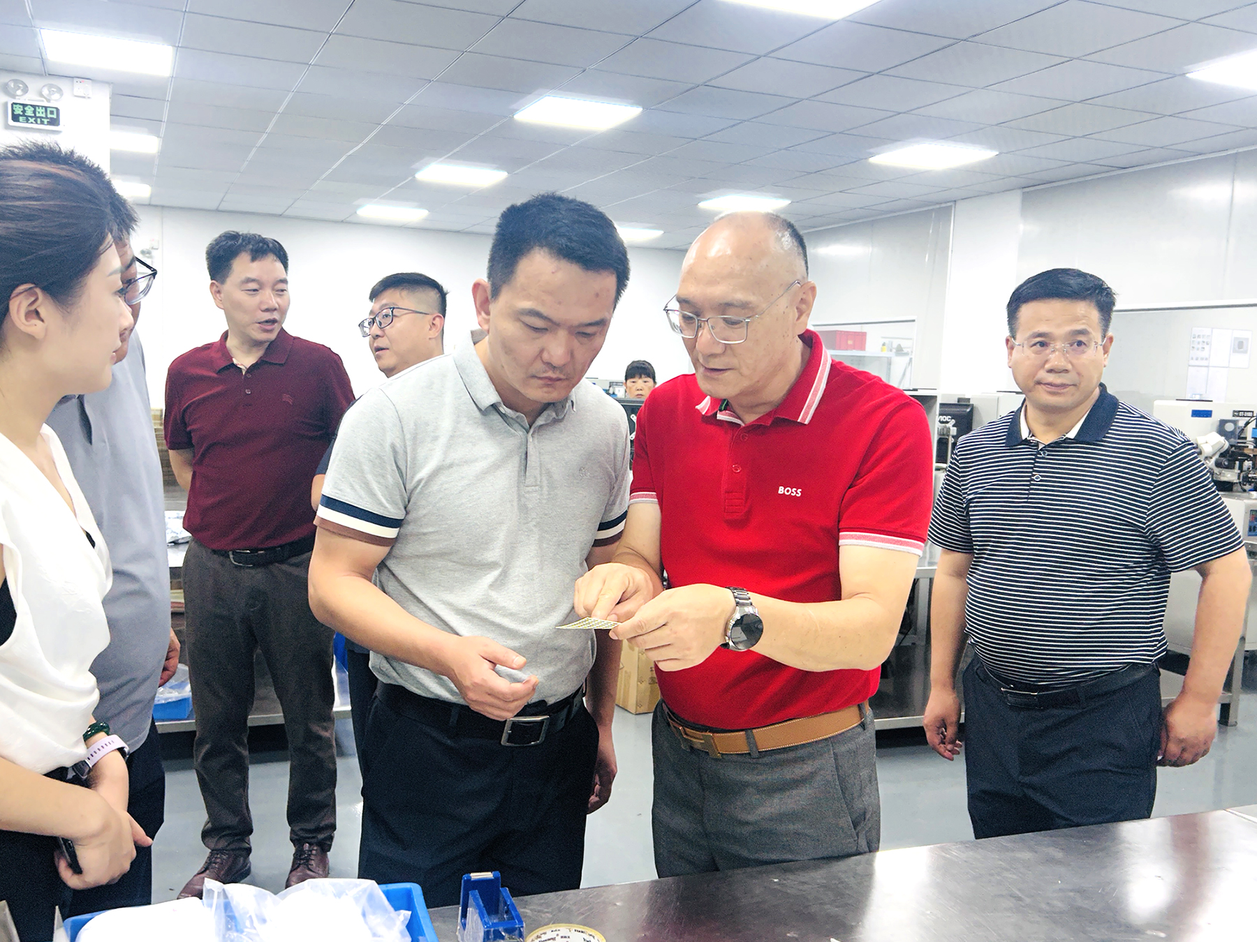 熱烈歡迎寧夏海原縣李明縣長一行蒞臨卡立方集團(tuán)參觀指導(dǎo)