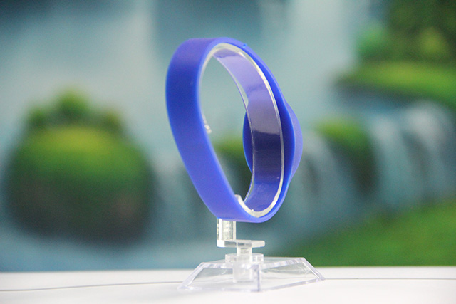 松緊腕帶零錢包的特點以及保養方法 松緊腕帶零錢包的特點以及保養方法