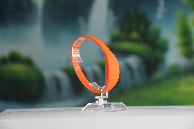 什么造成織嘜腕帶RFID系統？