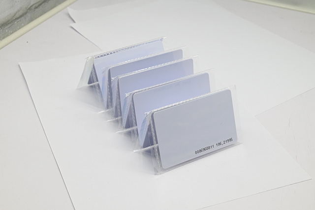 如何避免卡片在印刷過程出現色差？