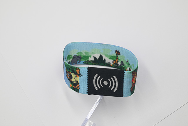 會員卡的印刷主要分為膠印和絲印，每種印刷方式不同