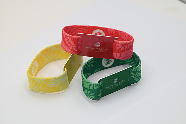 石家莊公交部門推出紀(jì)念圓形公交滴膠卡 石家莊公交部門推出紀(jì)念圓形公交滴膠卡